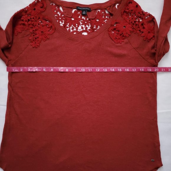 American Eagle Outfitters Women’s Lace Crochet Shoulder Thermal Shirt Top S/P - Picture 9 of 16